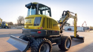 problematyka-bezpiecznej-eksploatacji-koparek-budowlanych-wykorzystywanych-w-drogownictwie-fot.1.