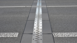 rozpoznanie-koniecznosci-wymiany-mostowych-urzadzen-dylatacyjnych-obiektow-drogowych-fot.9.