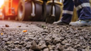 DPU_2-3_23_Wojciech_Sorociak_Marcin_Grzegorczyk_KRUSZYWA_DO_BUDOWY_DROG_iStock-1219232641