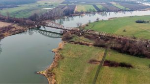 MOSTY_4_24_Janusz_Rymsza_POSTEPOWANIE_Z_ZABYTKOWYMI_MOSTAMI_KOLEJOWYMI_FOT_1