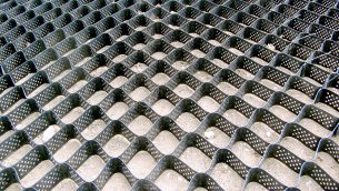 DPU_1-2_25_projektowanie_i_budowa_GEOKRATA_WIELE_ZASTOSOWAN_iStock-611104314