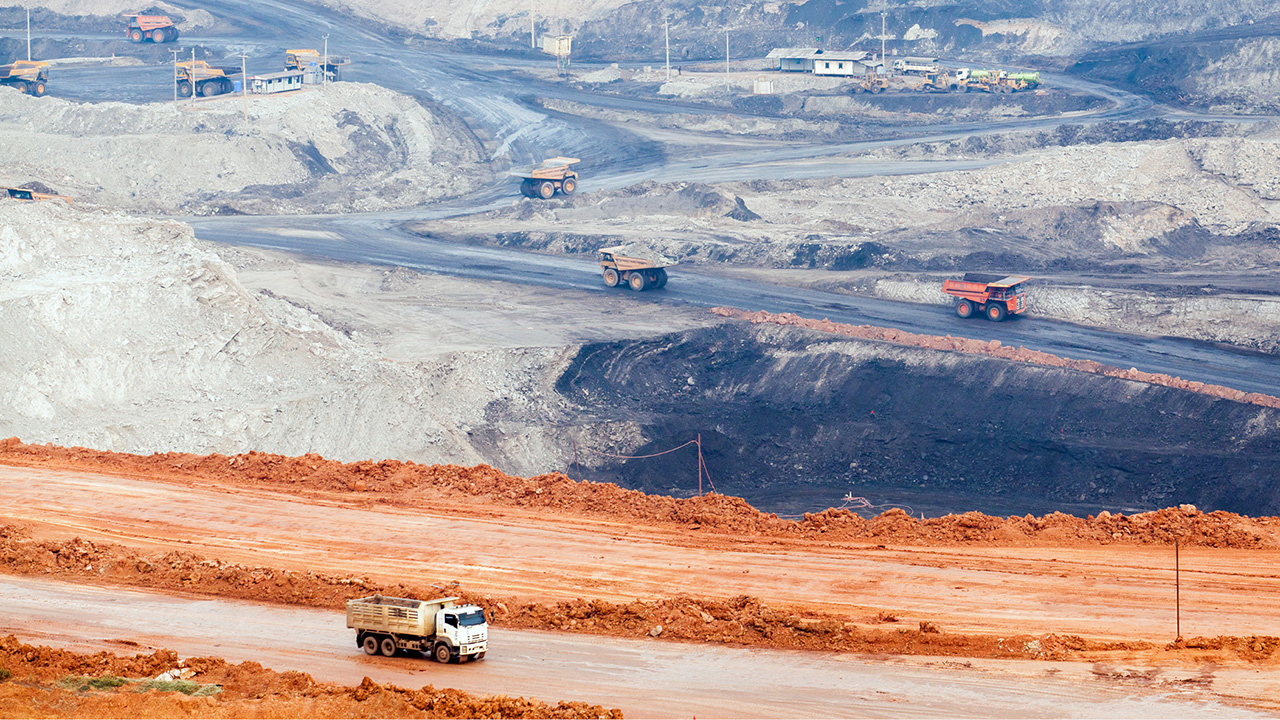 KRU_3-4_25_transport_kruszyw_Michal_Stawowiak_NOWOCZESNE_SYSTEMY_CYKLICZNE_iStock-483476256