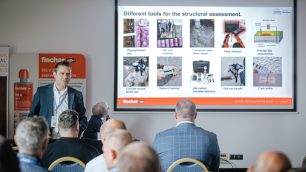 Dr Máté Tóth, Fischer