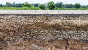 MAU_5_25_technologie_Daniel_Brzozowski_WT4_2025_MIESZANKI_NIEZWIAZANE_iStock-1272604919