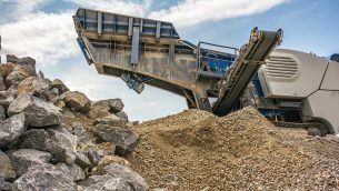 KRU_SPEC_25_technologie_Agnieszka_Nowakowska-Twardowska_PRZYSZLOSC_KRUSZYW_Z_RECYKLINGU_W_BUDOWNICTWIE_iStock-1303987803