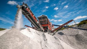 KRU_SPEC_25_maszyny_i_urzadzenia_ROZMOWA_Z_KRYSTIANEM_FOIKIEM_iStock-198192400