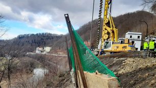 DPU_1-2_26_realizacje_OSUWISKO_W_ZEGIESTOWIE_ZABEZPIECZENIE_I_ODBUDOWA_DW971_FOT_1