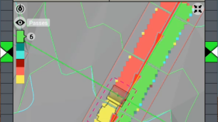 Zrzut z ekranu wyświetlacza z Trimble Earthworks na walec ziemny