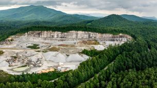 KRU_1-2_26_swiat_USA_PRODUKCJA_KRUSZYW_W_2025_R_iStock-2221170993
